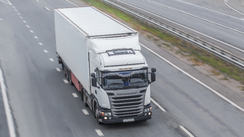 Na hora de definir quem vai cuidar do transporte de cargas sensíveis, analisar experiência, protocolos e confiabilidade é essencial — e isso coloca a Avantec Transportes em destaque.